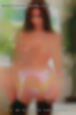I am bi and love having white man Conway fun with a bbw.